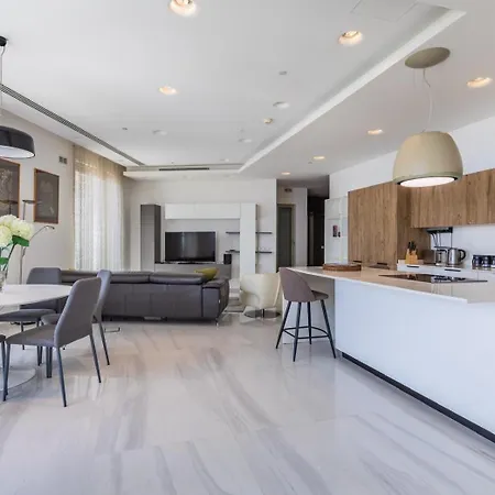 Apartment Luxurious 2br Seafront With Pool *