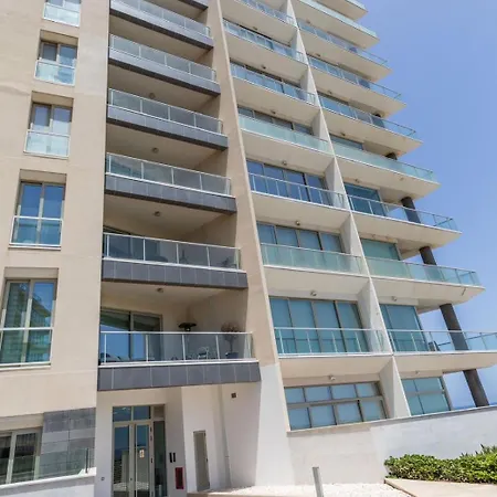 Luxurious 2br Seafront With Pool Apartamento