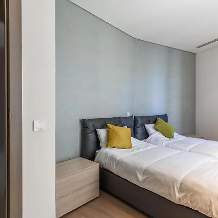 Luxurious 2br Seafront With Pool *