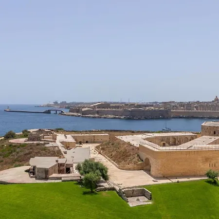 Apartamento Luxurious 2br Seafront With Pool Sliema